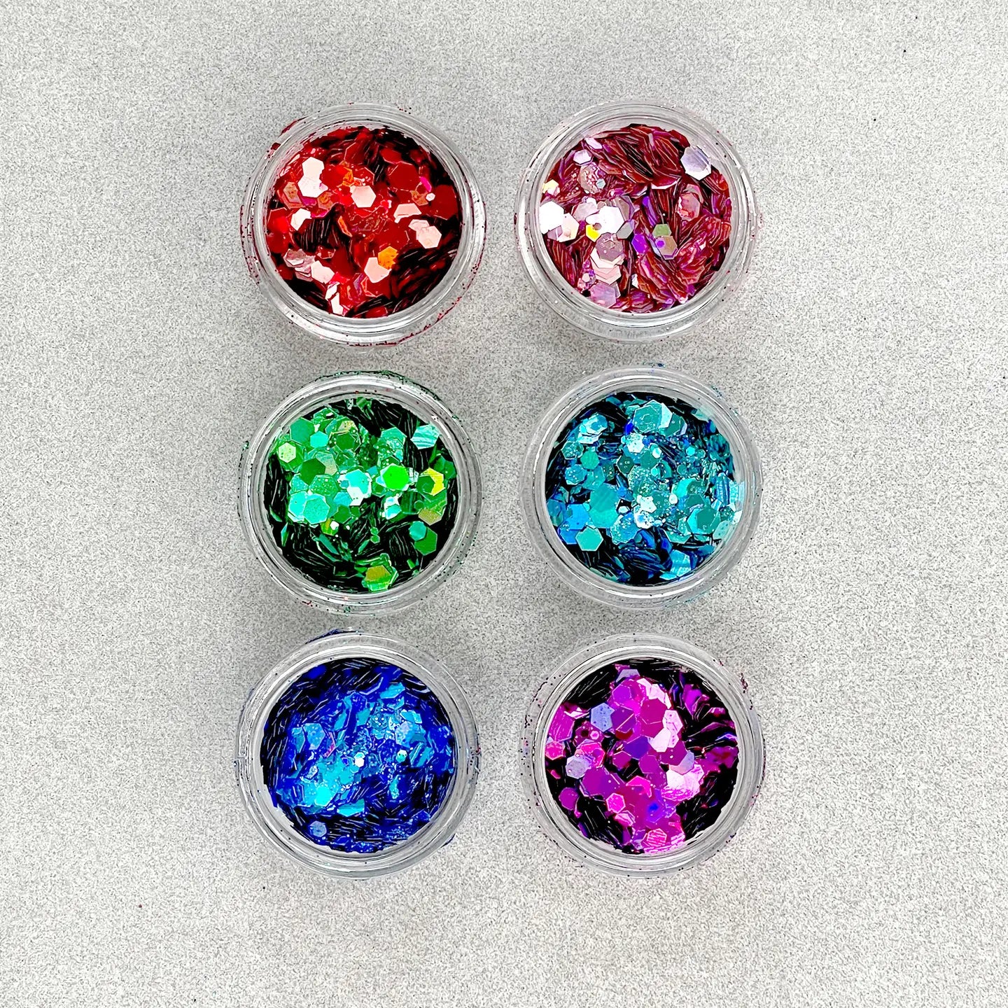 Koristeet, glitterit, väriaineet