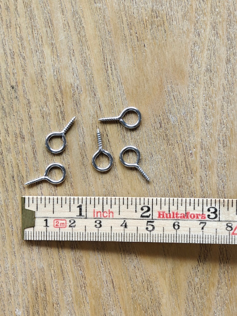 Silmukkaruuvi 8mm