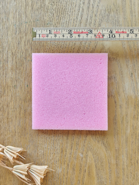 Vaahtomuovialusta polymeerimassan työstämiseen Pinkki