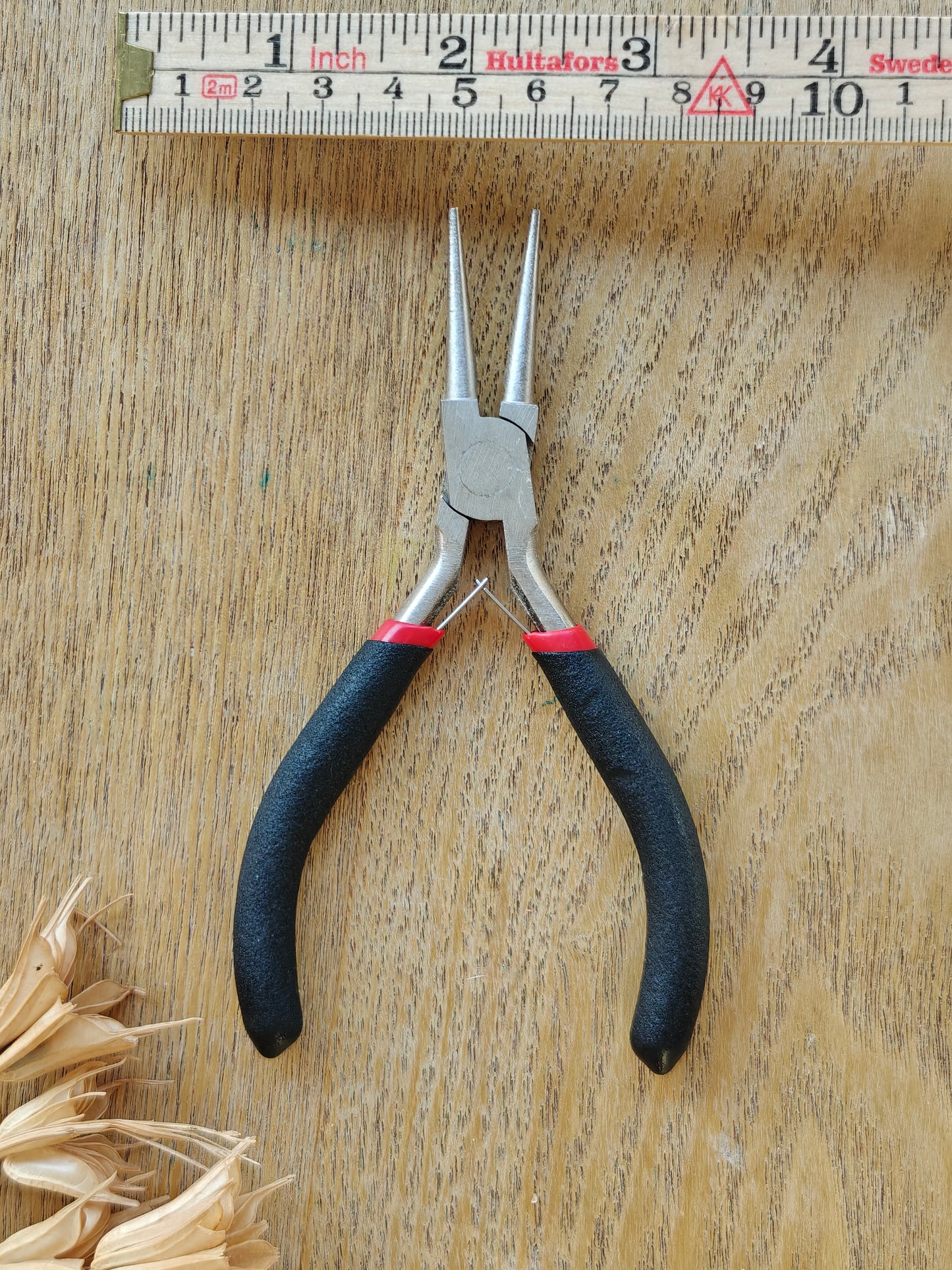 Pyöreäkärkiset pihdit