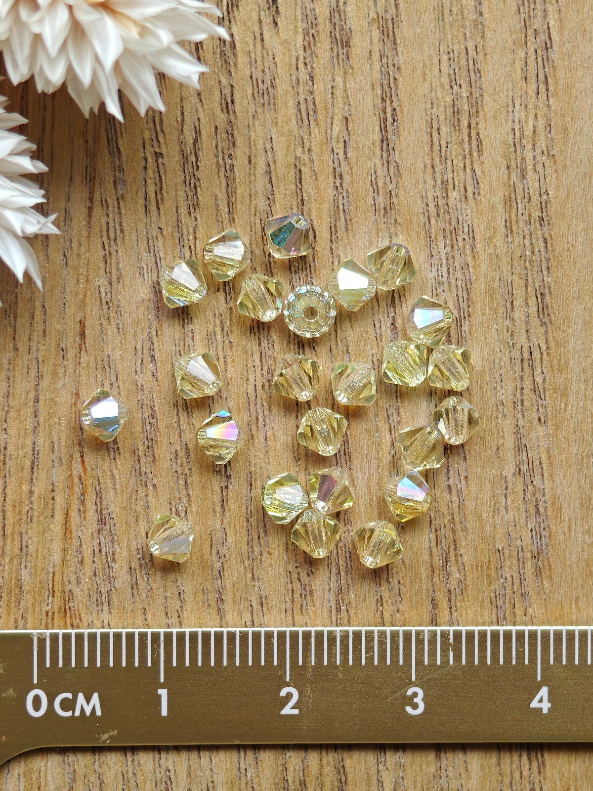 Preciosa® Bicone 4mm - Eri sävyjä 24kpl