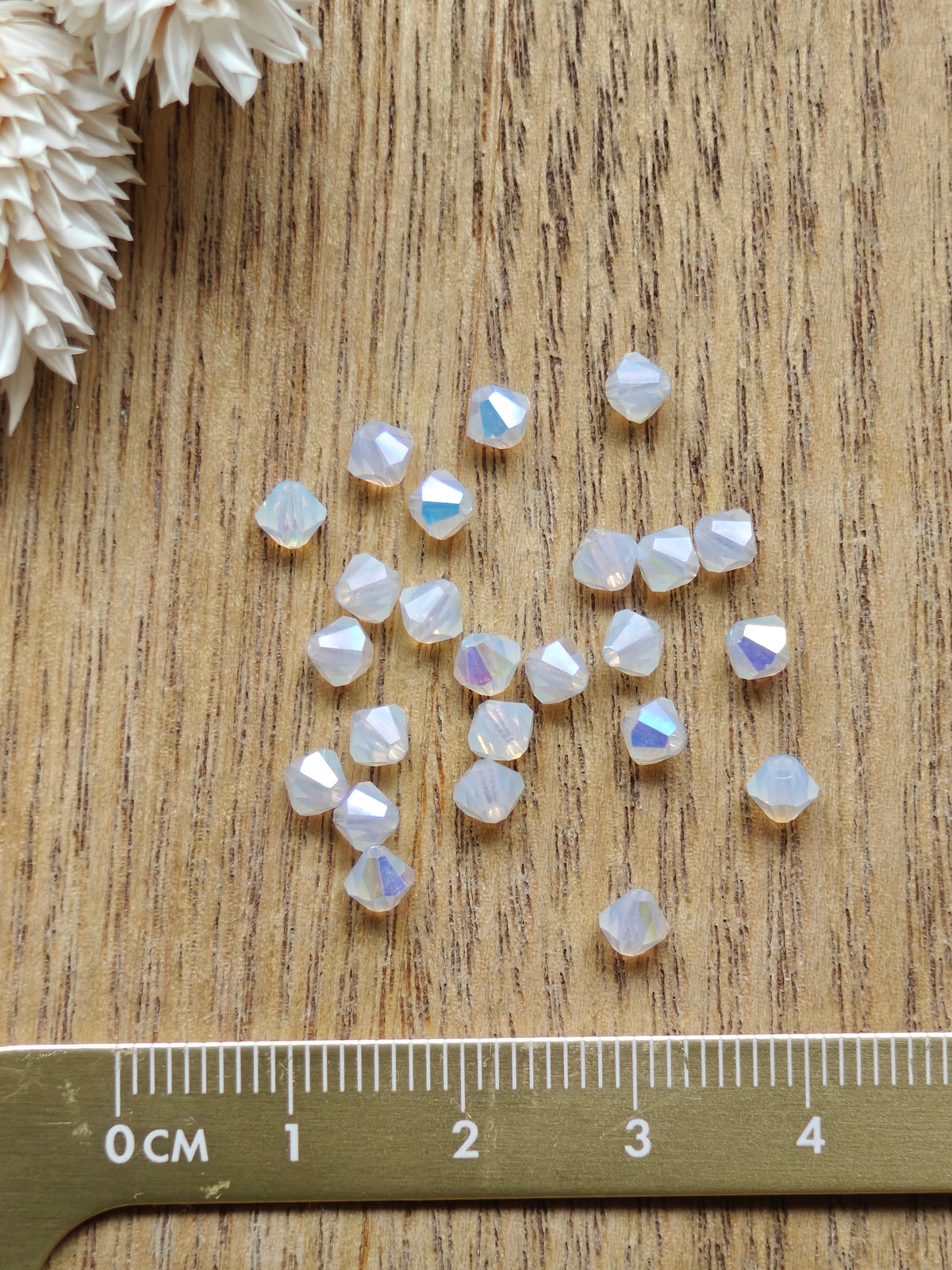 Preciosa® Bicone 4mm - Eri sävyjä 24kpl