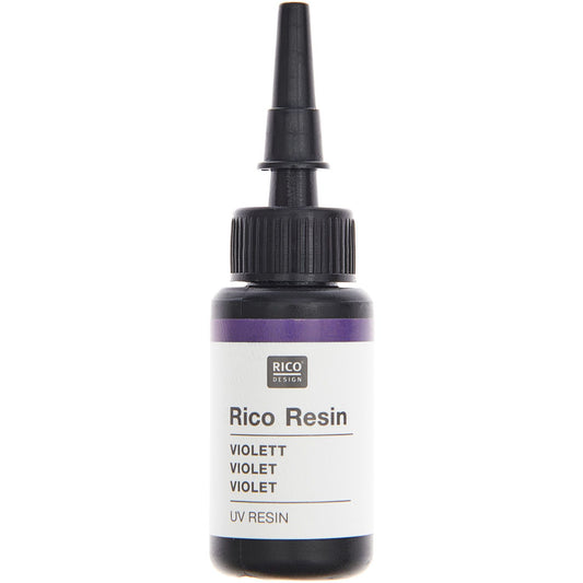 Violetin värinen uv hartsi pienessä 10ml pullossa. Käytetään korujen tekemiseen tai pinnoittamiseen