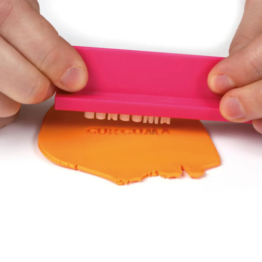 Kirjainleimasin polymeerimassalle